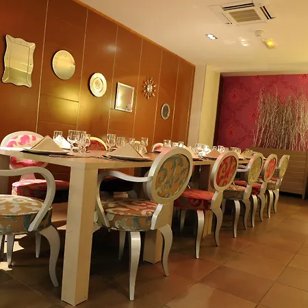 Mercure Arles Centre Arenes 4*