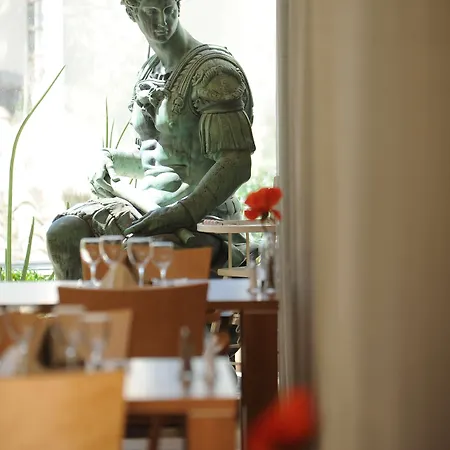 Mercure Arles Centre Arenes Hotell 4*