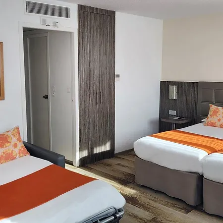 Atrium Centre 3*