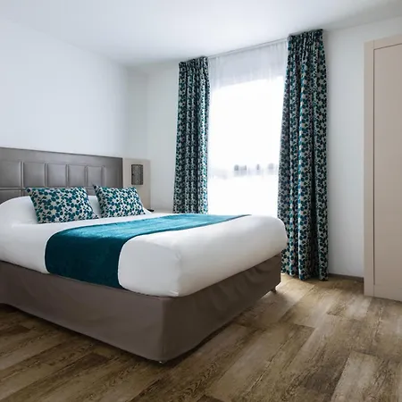 Atrium Centre Hotel 3*